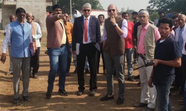 विकसित भारत संकल्प यात्राः भारत सरकार के संयुक्त सचिव ने शिविर में पहुंच लिया जायजा     ड्रोन से खाद, दवा छिड़काव डेमो देखकर किसान आधुनिक खेती करने हुए प्रेरित