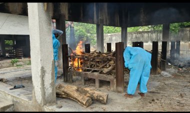 कलेक्टर डाॅ. गौरव सिंह के निर्देश पर कोविड-19 के मृतकों का अंतिम संस्कार   परिजनों के सहमति पर मृतकों के शव का हुआ अंतिम संस्कार