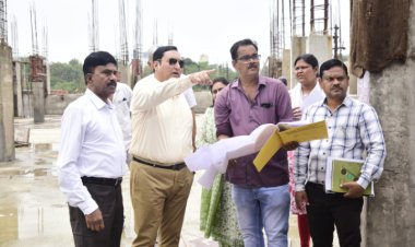 कमिश्नर ने किया नये बन रहे संभागायुक्त कार्यालय का निरीक्षण