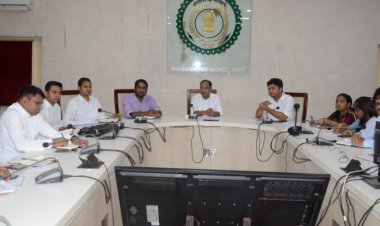 जिले के सभी कार्यालय समय में खुले, रिकार्डेें को रखें दुरूस्त: डॉ गौरव सिंह