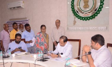 कलेक्टर डाॅ. गौरव सिंह ने जनदर्शन में सुनी समस्याएं   त्वरित निराकरण के दिए निर्देश