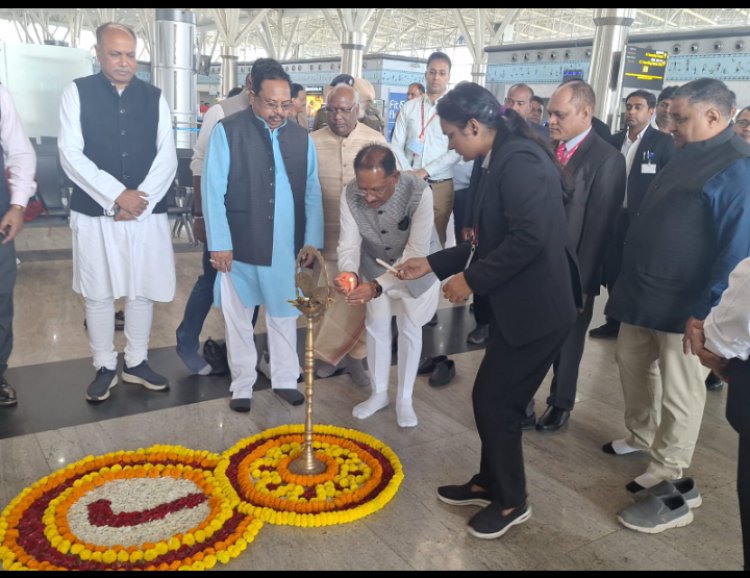 मुख्यमंत्री ने रायपुर-अम्बिकापुर-बिलासपुर के लिए नई विमान सेवा का किया शुभारंभ