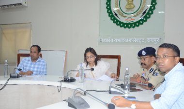 जिले में धान खरीदी की तैयारियों को लेकर अपर मुख्य सचिव श्रीमती ऋचा शर्मा ने बैठक लेकर की समीक्षा