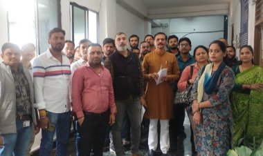 बिलासपुर प्रेस क्लब के नये सदस्यों ने अपनी सदस्यता को वैध बताया और वोटिंग का अधिकार मांगा।  प्रेस क्लब बिलासपुर के