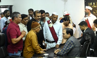 कलेक्टर ने जनदर्शन में सुनी लोगों की समस्याएं