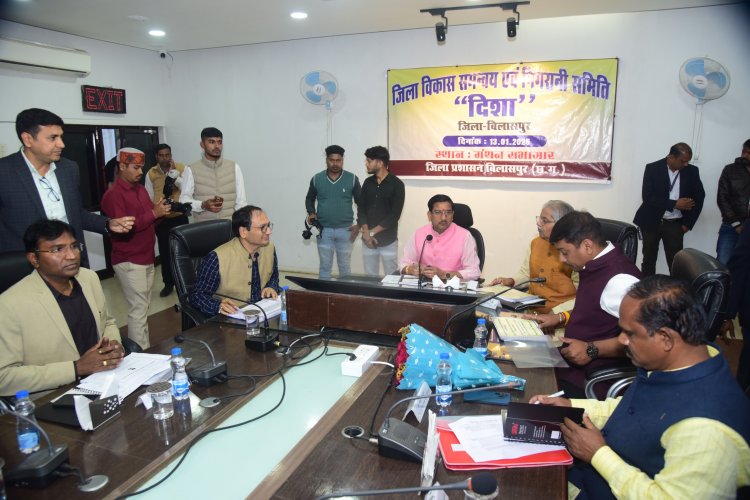 धरातल पर दिखे योजनाओं का लाभ, सरकारी योजनाओं के क्रियान्वयन में लापरवाही बर्दाश्त नहीं : श्री तोखन साहू 