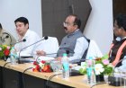 उप मुख्यमंत्री श्री अरुण साव ने स्वच्छता दीदियों के नियमित स्वास्थ्य जांच और सुरक्षा किट प्रदान करने के दिए निर्देश