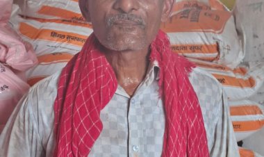 खरीफ सीज़न के लिए समिति केंद्र में किसानों को समय पर मिल रहा उर्वरक