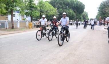 उप मुख्यमंत्री श्री अरुण साव ने सायकल चलाकर फिट रहने और पर्यावरण संरक्षण का दिया संदेश 
