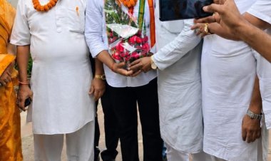 बिलासपुर आगमन पर युवा कांग्रेस प्रदेश अध्यक्ष पद के प्रत्याशी सत्येंद्र कुमार चेलक का