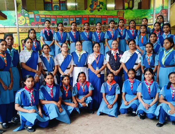 स्वीकृत सड़कों का निर्माण समय-सीमा में पूरा करने और हर घर जल का लक्ष्य सुनिश्चित करने के दिए निर्देश