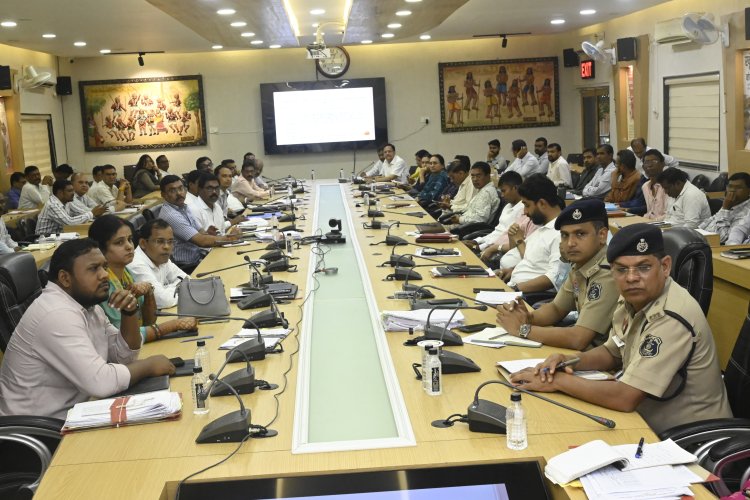 सड़क सुरक्षा को लेकर कलेक्टर-एसएसपी सख्त  अतिक्रमण और यातायात नियमों के उल्लंघन पर होगी नियमित कार्रवाई