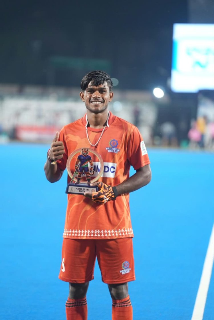 उप मुख्यमंत्री श्री अरुण साव ने की खिलाड़ियों की हौसला अफजाई, मैच देखने पहुंचे हॉकी स्टेडियम